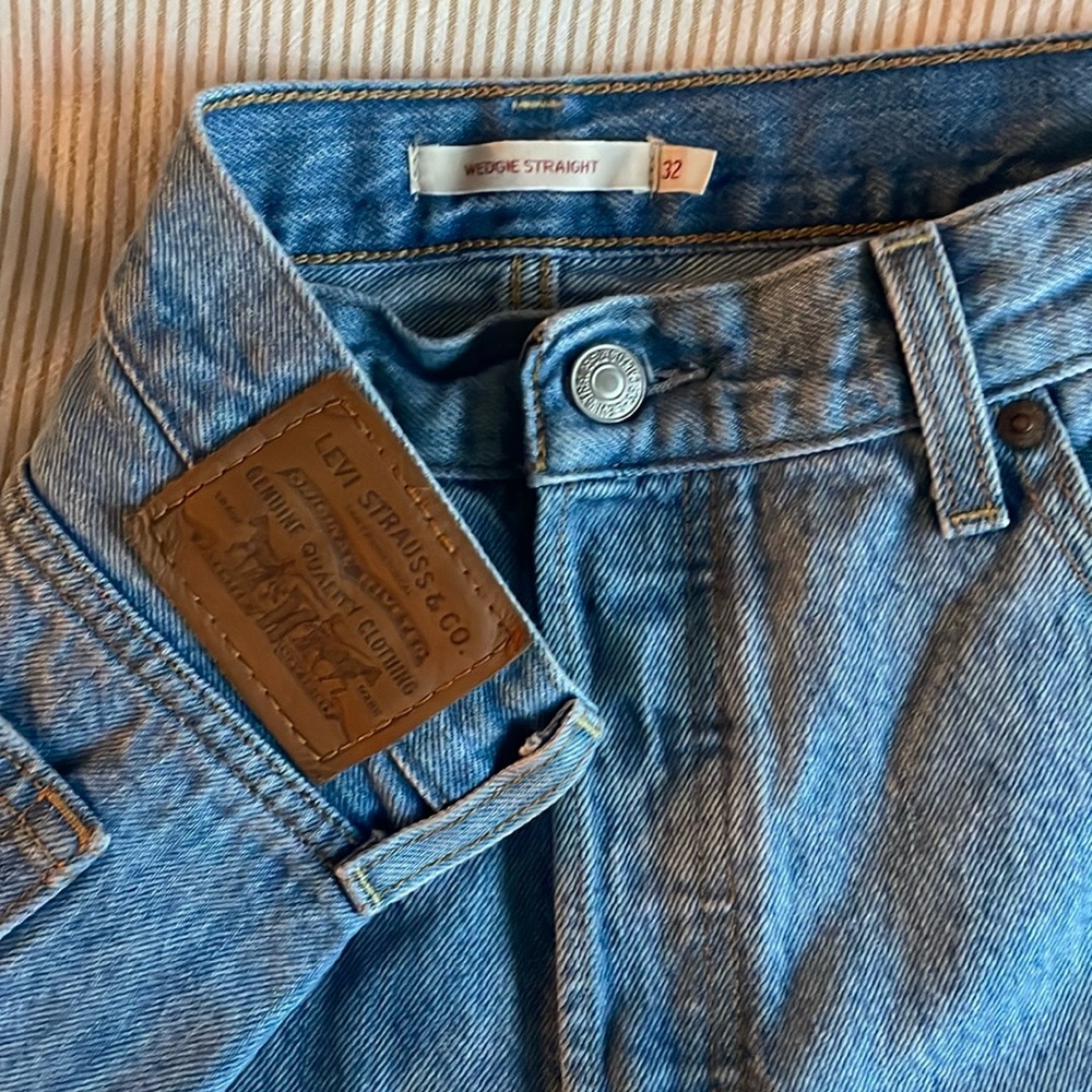 Levi’s Wedgie Straight